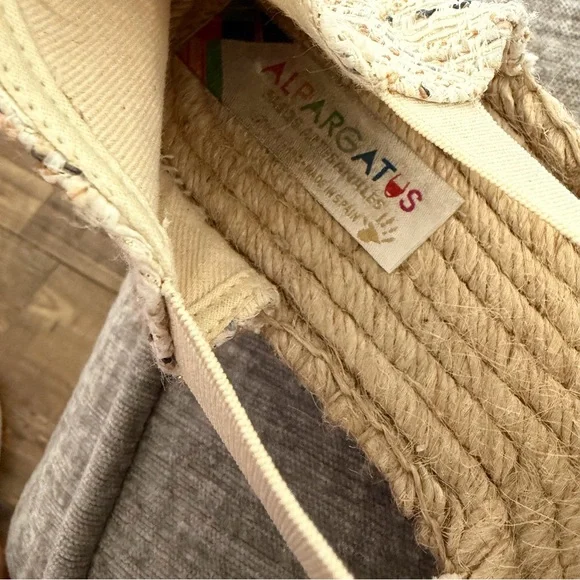 Chic Cream Alpargatus Artesanía Espadrille Flats Size 39 (8 1/2) Cream Multi - Picture 9 of 10